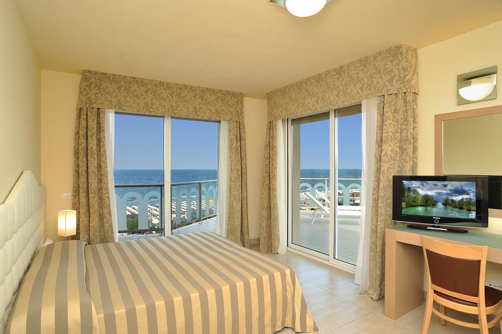 Hotel Adria Milano Marittima Habitación foto